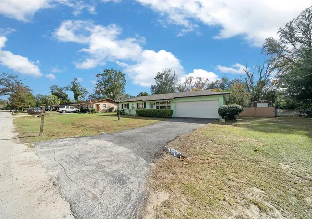 Photo 1 of Single family home for sale at 2004 Ne 52nd Street, Ocala, FL 34479 | MLS# OM720430 | Listing updated on 2026-03-10