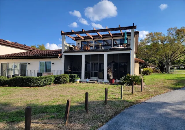 Photo 1 of Townhouse for sale at 1 Casa Loma Way, Lakeland, FL 33813 | MLS# L4960088 | Listing updated on 2026-10-04