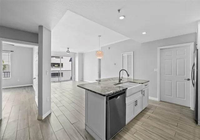 Photo 3 of Condo for sale at 700 Harbour Is #238, Tampa, FL 33602 | MLS# TB8484662 | Listing updated on 2026-09-21
