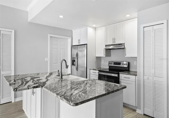 Photo 4 of Condo for sale at 700 Harbour Is #238, Tampa, FL 33602 | MLS# TB8484662 | Listing updated on 2026-09-21
