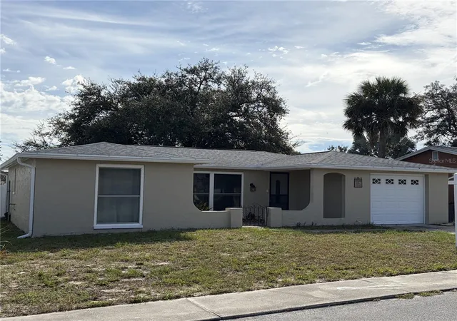 Photo 2 of Single family home for sale at 9720 Gray Fox Ln, Port Richey, FL 34668 | MLS# W7883748 | Listing updated on 2026-09-30