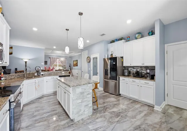 Photo 3 of Single family home for sale at 4020 Carteret Dr, Winter Haven, FL 33884 | MLS# O6389154 | Listing updated on 2026-09-12