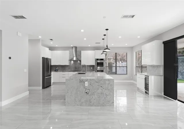 Photo 3 of Single family home for sale at 3335 Red Ash Cir, Oviedo, FL 32766 | MLS# O6389162 | Listing updated on 2026-10-01