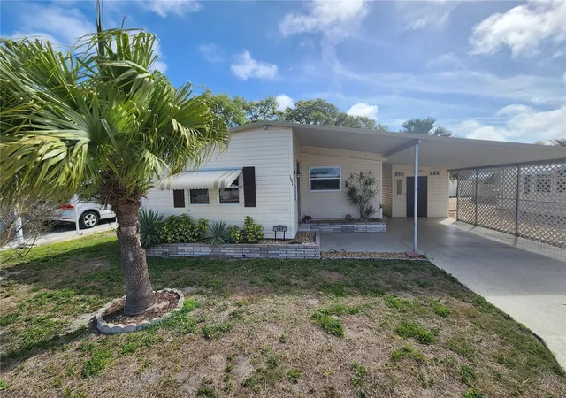 Photo 2 of Manufactured home for sale at 808 53rd Avenue E #191, Bradenton, FL 34203 | MLS# A4685532 | Listing updated on 2026-10-07