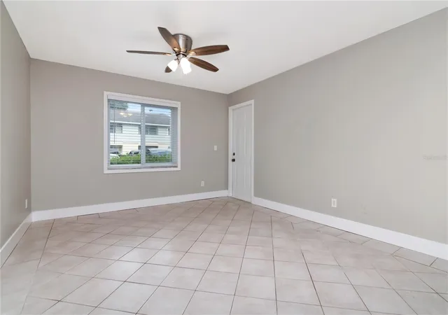 3rd image of 228 Berry Tree Pl, Brandon, FL 33510 | MLS# TB8484720