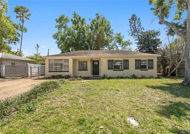 Homes for sale in Tampa, FL | 4618 W Bay Villa Ave, Tampa, FL 33611 | MLS# TB8484722