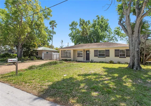 Homes for sale in Tampa, FL | 4618 W Bay Villa Ave, Tampa, FL 33611 | MLS# TB8484722