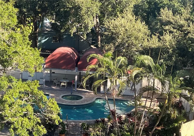 2nd image of 3211 W Swann Ave, TAMPA, FL 33609