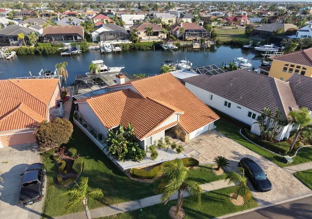 Photo 1 of Single family home for sale at 930 Symphony Isles Blvd, Apollo Beach, FL 33572 | MLS# TB8484759 | Listing updated on 2026-10-09