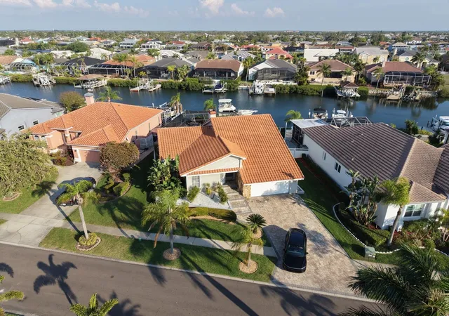 Photo 2 of Single family home for sale at 930 Symphony Isles Blvd, Apollo Beach, FL 33572 | MLS# TB8484759 | Listing updated on 2026-10-09