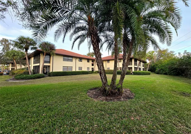 Photo 2 of Condo for sale at 2009 Hammock Pine Blvd #2009, Clearwater, FL 33761 | MLS# TB8484773 | Listing updated on 2026-09-30