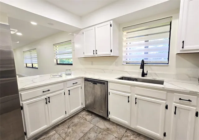 Photo 3 of Condo for sale at 2009 Hammock Pine Blvd #2009, Clearwater, FL 33761 | MLS# TB8484773 | Listing updated on 2026-09-30
