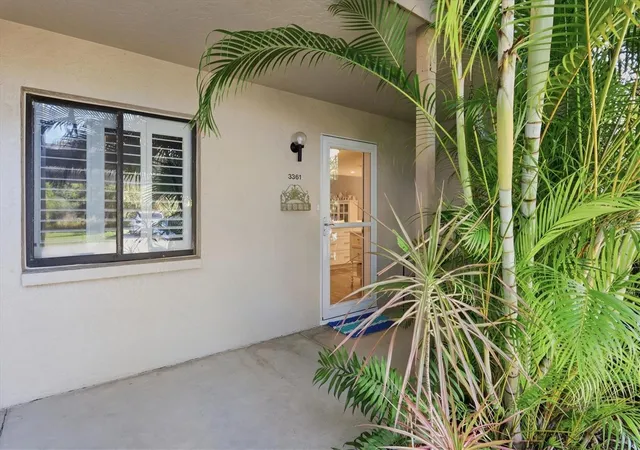 Photo 2 of Condo for sale at 3361 Cross Crk Dr #3361, Sarasota, FL 34231 | MLS# A4685552 | Listing updated on 2026-09-06