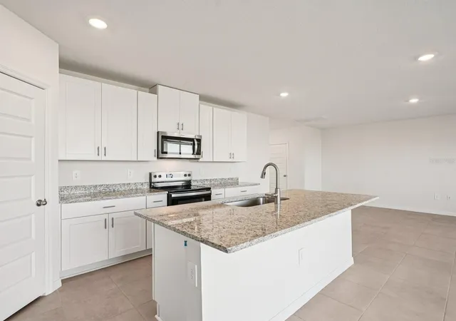 Photo 4 of Single family home for sale at 13613 Shellmore Ave, Palmetto, FL 34221 | MLS# TB8484820 | Listing updated on 2026-09-04