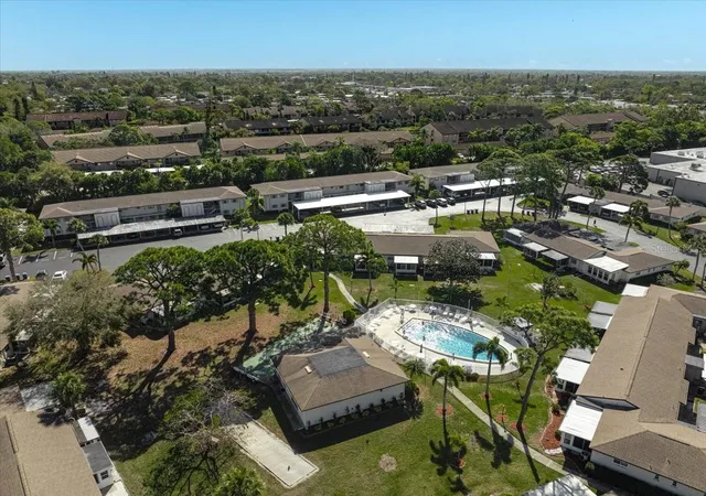 2nd image of 2875 Swifton Dr, SARASOTA, FL 34231