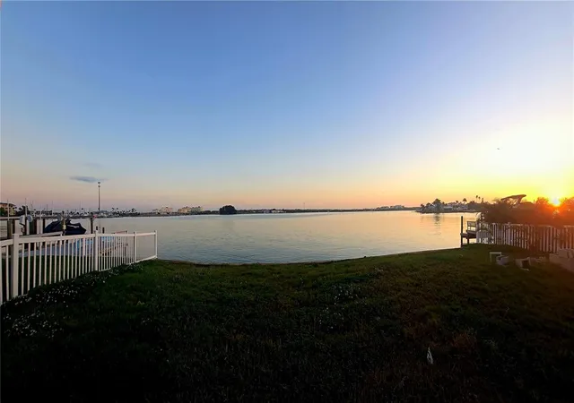 7th image of 376 145th Ave E, Madeira Beach, FL 33708 | MLS# R4910852