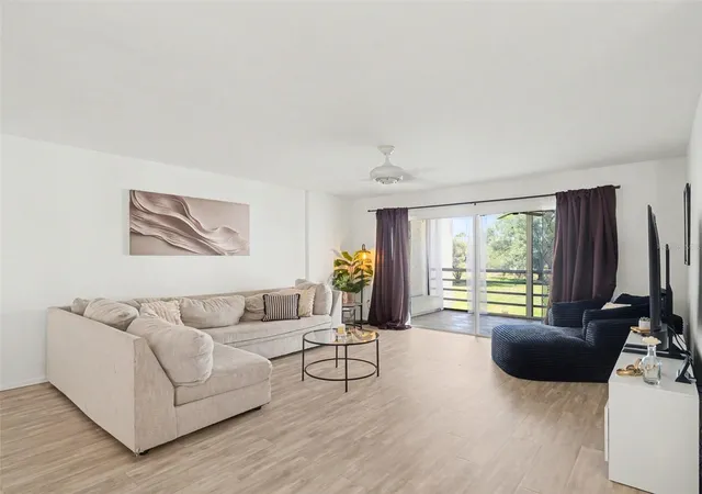 Photo 3 of Condo for sale at 5174 Marsh Fld Ln #86, Sarasota, FL 34235 | MLS# TB8484850 | Listing updated on 2026-09-03