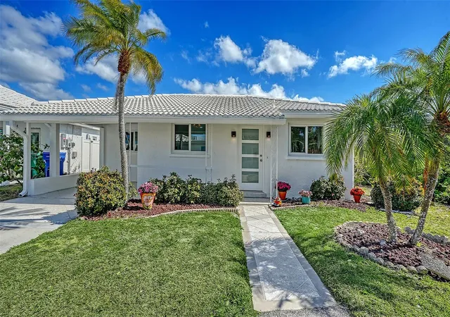 2nd image of 948 Spanish Dr S, Longboat Key, FL 34228 | MLS# A4685572