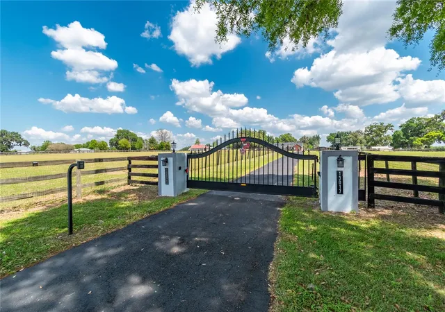 2nd image of 13025 Nw Gainesville Rd, Reddick, FL 32686 | MLS# OM720462