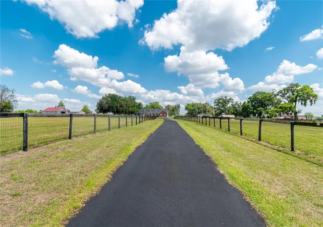 4th image of 13025 Nw Gainesville Rd, Reddick, FL 32686 | MLS# OM720462