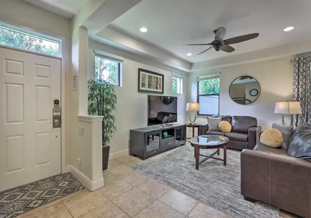 Photo 2 of Townhouse for sale at 8147 Roseville Blvd, Davenport, FL 33896 | MLS# O6389299 | Listing updated on 2026-08-08