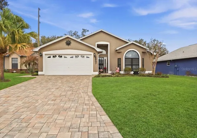 Homes for sale in Lakeland, FL | 6307 Egret Dr, Lakeland, FL 33809 | MLS# L4960127