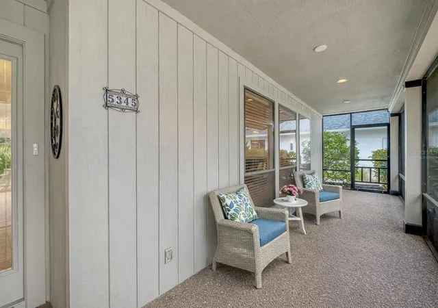 Photo 5 of Single family home for sale at 5345 Siesta Ct, Sarasota, FL 34242 | MLS# A4685607 | Listing updated on 2026-08-28