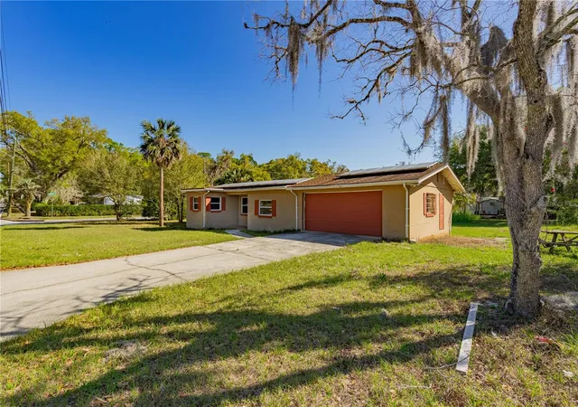 2nd image of 805 S Stone St, Deland, FL 32720 | MLS# V4947808