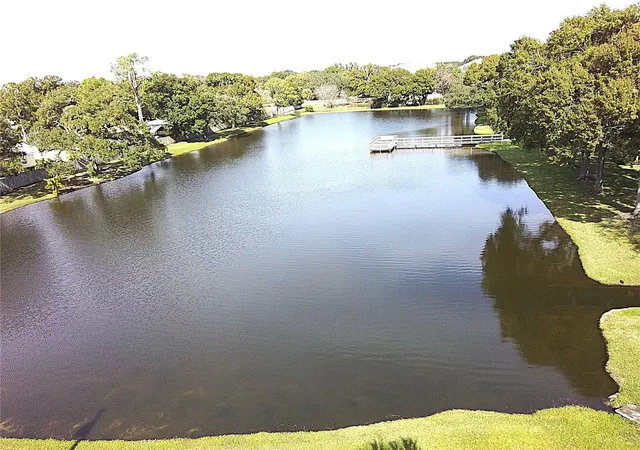 3rd image of 3808 N Oak Dr #U42, Tampa, FL 33611 | MLS# TB8484983
