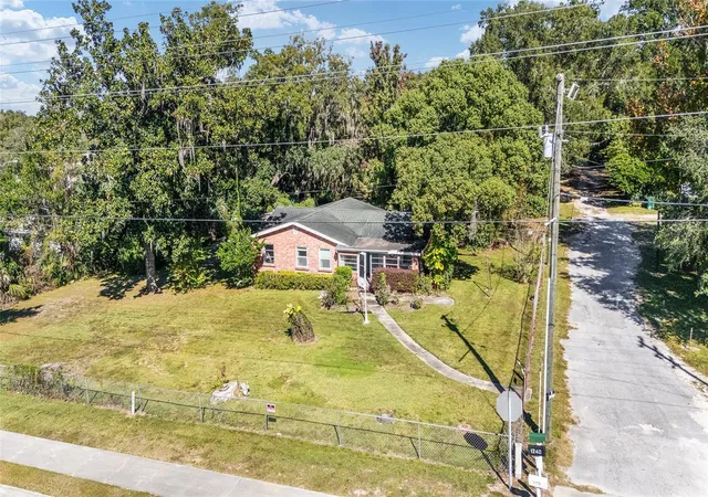 Photo 2 of Single family home for sale at 5985 W Gulf To Lake Hwy, Crystal River, FL 34429 | MLS# OM720481 | Listing updated on 2026-08-31