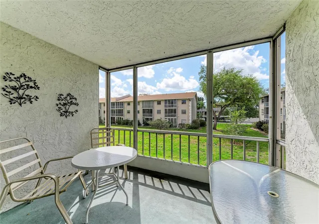 Photo 3 of Condo for sale at 3983 Maceachen Blvd #424, Sarasota, FL 34233 | MLS# A4685632 | Listing updated on 2026-09-16