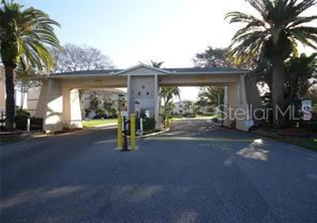 Homes for sale in Saint Petersburg, FL | 10035 63rd Ave N #6, Saint Petersburg, FL 33708 | MLS# TB8485012