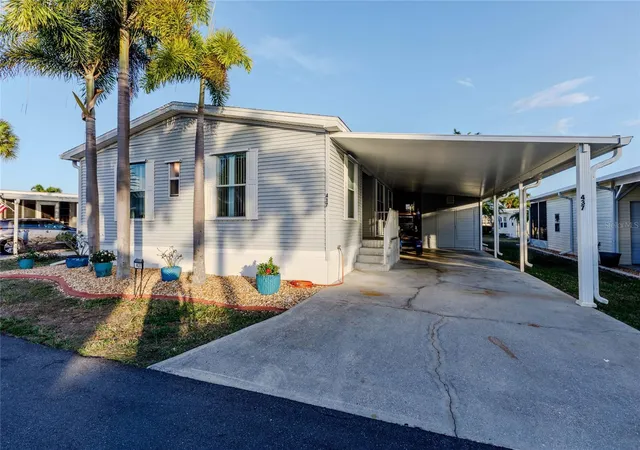 Photo 2 of Manufactured home for sale at 2100 Kings Hwy #437, Punta Gorda, FL 33980 | MLS# C7523136 | Listing updated on 2026-10-22