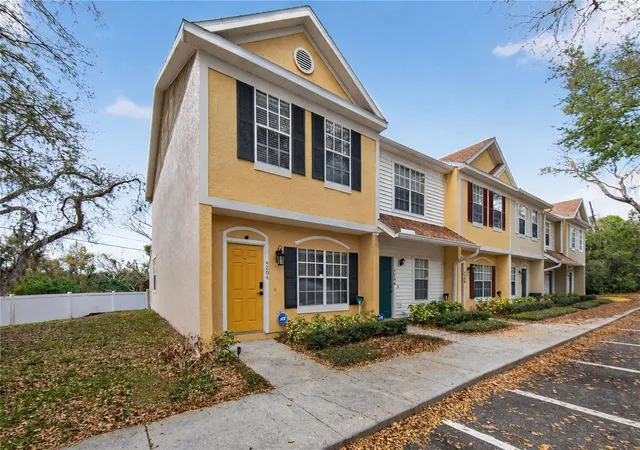 Photo 2 of Townhouse for sale at 4204 Plantation Cvs Dr, Orlando, FL 32810 | MLS# O6389416 | Listing updated on 2026-09-22