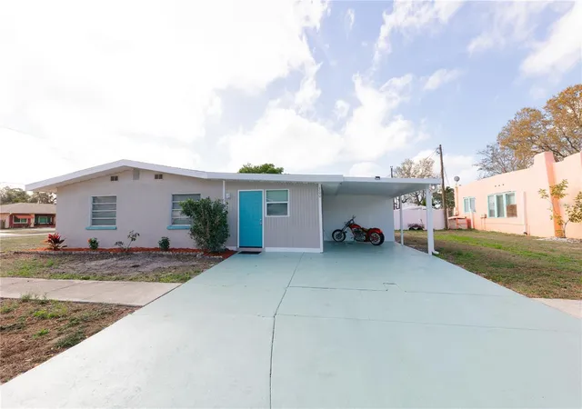 Photo 1 of Single family home for sale at 300 53rd Street W, Bradenton, FL 34209 | MLS# TB8485045 | Listing updated on 2026-06-24