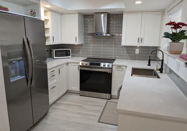 Photo 3 of Single family home for sale at 1414 58th Street W, Bradenton, FL 34209 | MLS# A4685661 | Listing updated on 2026-10-06