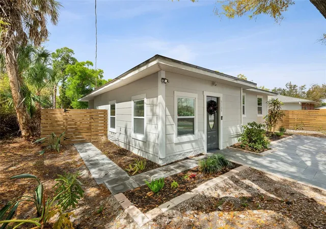 Homes for sale in Sarasota, FL | 5135 Old Bradenton Rd, Sarasota, FL 34234 | MLS# A4685664