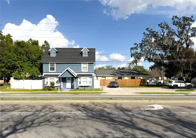 Photo 3 of Single family home for sale at 141 S Hiawassee Rd, Orlando, FL 32835 | MLS# O6389478 | Listing updated on 2026-09-16