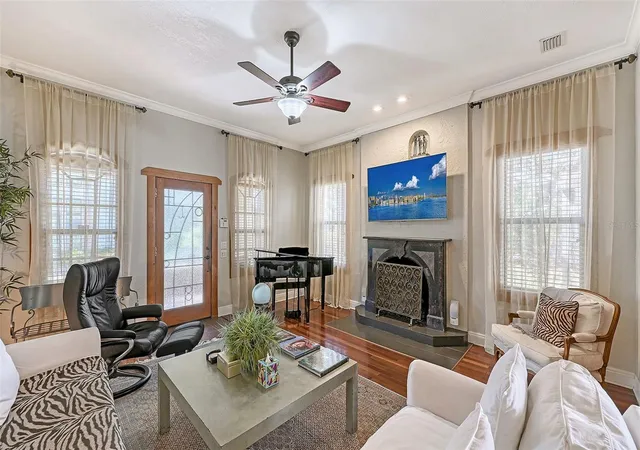 3rd image of 1563 4Th St, Sarasota, FL 34236 | MLS# A4685670