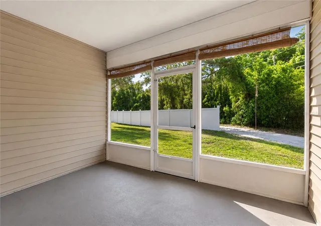 Photo 2 of Townhouse for sale at 4212 Plantation Cvs Dr, Orlando, FL 32810 | MLS# O6389486 | Listing updated on 2026-09-23