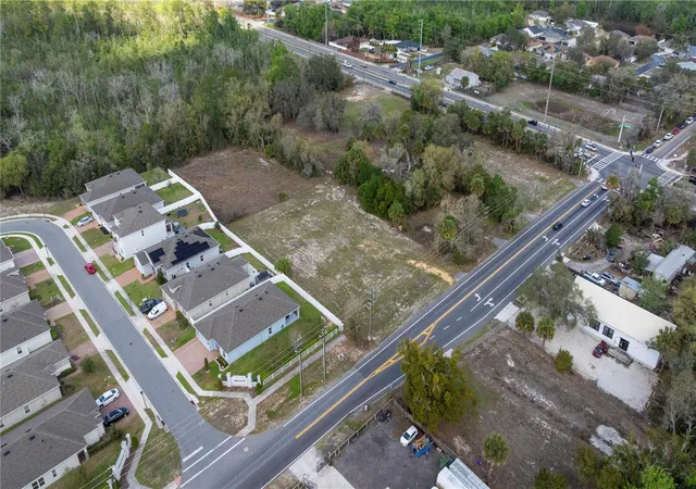 4th image of 6211 County Road 547 N, Davenport, FL 33837 | MLS# O6389526