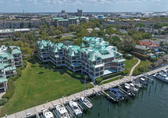 Photo 1 of Condo for sale at 947 Seddon Cvs Way #947, Tampa, FL 33602 | MLS# TB8485195 | Listing updated on 2026-09-21