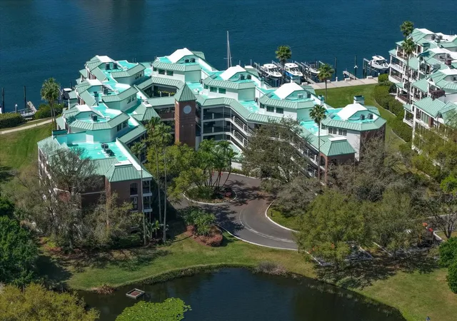 Listing Photo 4 - Condo for sale in building located at 947 Seddon Cvs Wy, TAMPA, FL 33602 - Unit #947