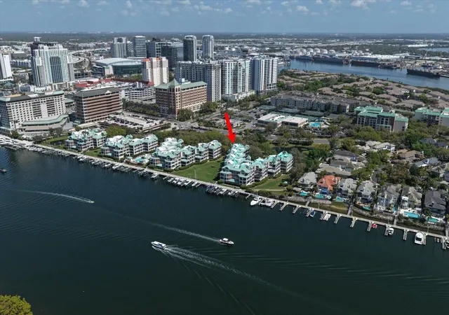 Listing Photo 5 - Condo for sale in building located at 947 Seddon Cvs Wy, TAMPA, FL 33602 - Unit #947