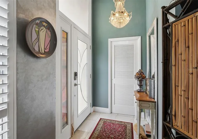 4th image of 3025 Samara Dr, Tampa, FL 33618 | MLS# TB8485204