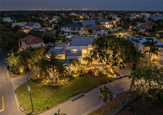 5th image of 2 Sandpiper Rd, Tampa, FL 33609 | MLS# TB8485218