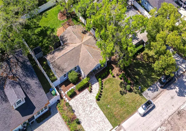 3rd image of 4712 W Tambay Ave, Tampa, FL 33611 | MLS# TB8485253
