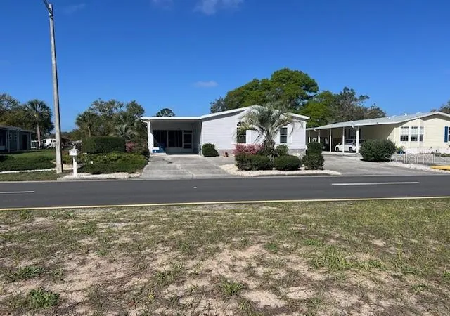 Photo 2 of Manufactured home for sale at 15025 Brookridge Blvd, Brooksville, FL 34614 | MLS# W7883797 | Listing updated on 2026-10-01