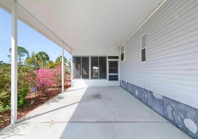 Photo 3 of Manufactured home for sale at 15025 Brookridge Blvd, Brooksville, FL 34614 | MLS# W7883797 | Listing updated on 2026-10-01