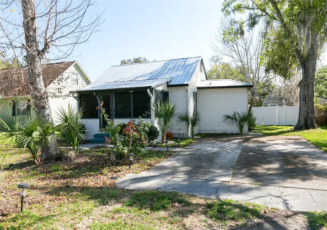 Photo 1 of Single family home for sale at 807 Tennessee Ave, St Cloud, FL 34769 | MLS# O6389645 | Listing updated on 2026-09-28